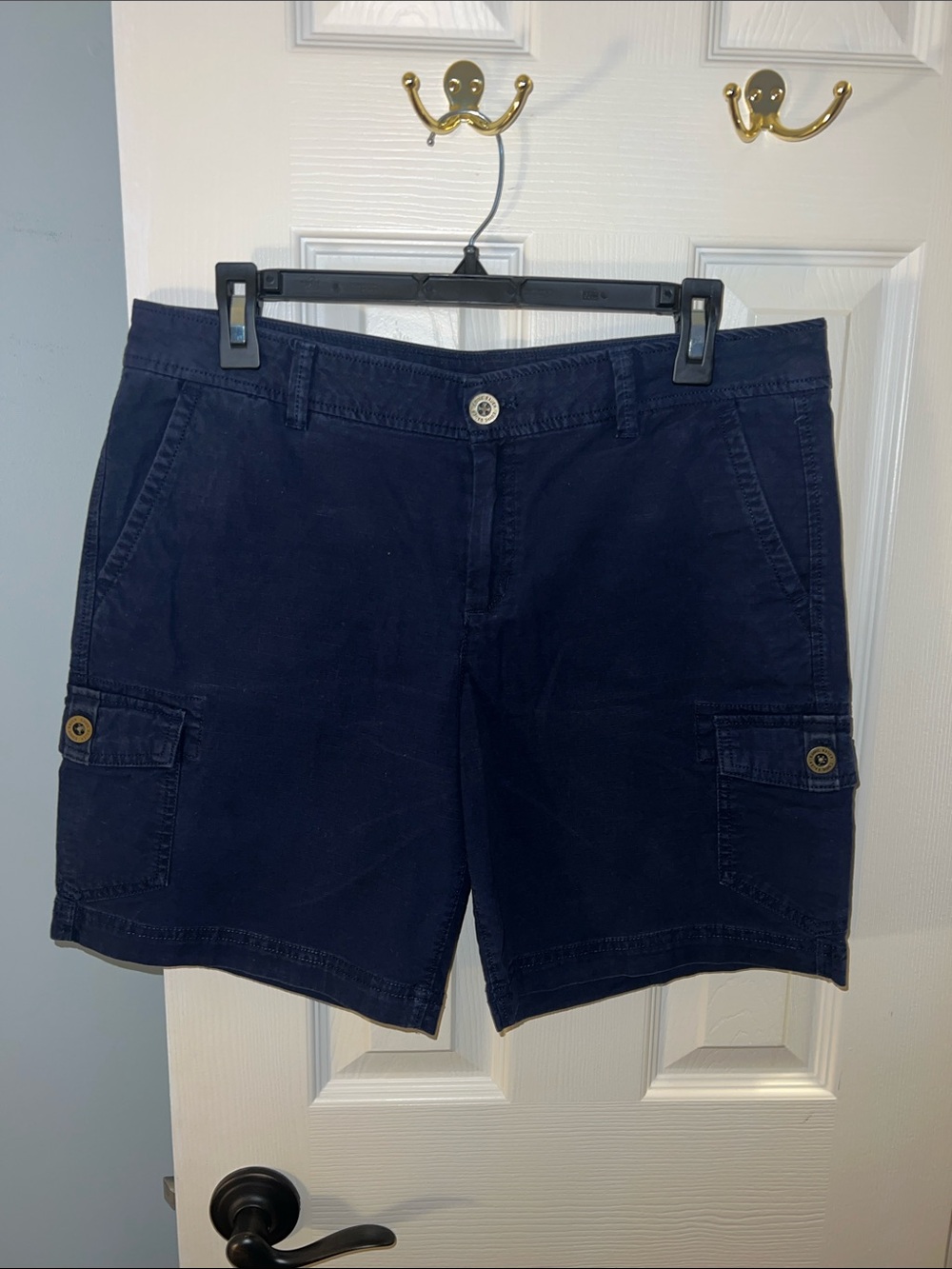 Eddie Bauer Navy Cargo Shorts - Women's; Size 8